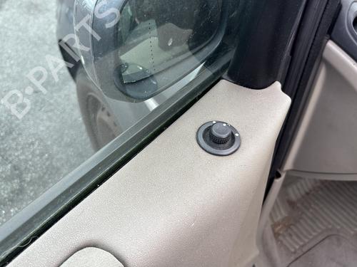 Seat buckle RENAULT SCÉNIC II (JM0/1_) 1.6 (JM0C, JM0J, JM1B) | BP32470035I32 