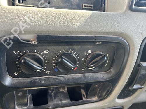 Front right lock RENAULT MASTER II Van (FD) 2.2 dCI 90 | BP20025438C97 