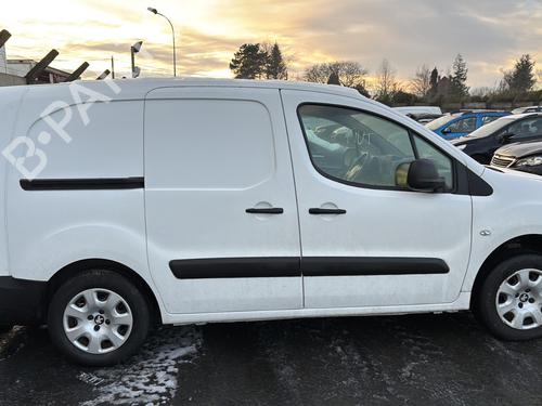 Right headlight PEUGEOT PARTNER Box Body/MPV 1.6 BlueHDi 100 | BP31881157C29 