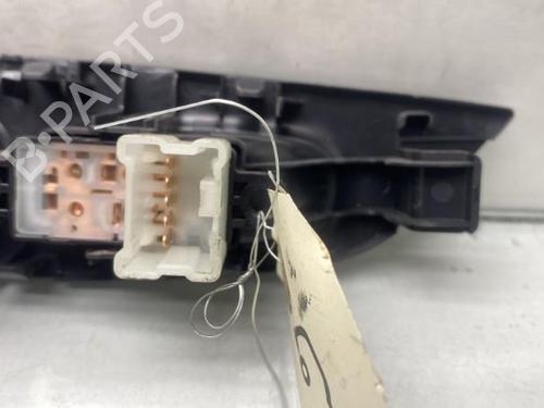 Used Right rear window switch Right rear window switch NISSAN X-TRAIL III (T32_, T32R, T32RR) 1.6 dCi ALL MODE 4x4-i (NT32) (130 hp) 19960157 19960157