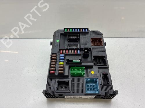 Used Fuse box Fuse box 38914876 38914876