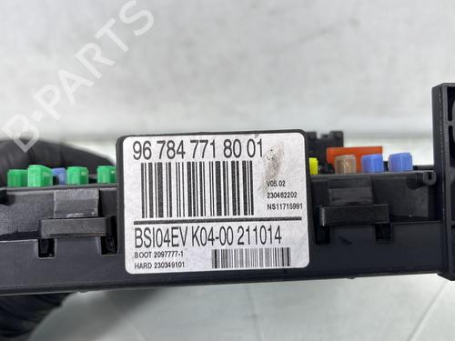 Used Fuse box Fuse box PEUGEOT 5008 (0U_, 0E_) 1.6 HDi (114 hp) 34332868 34332868