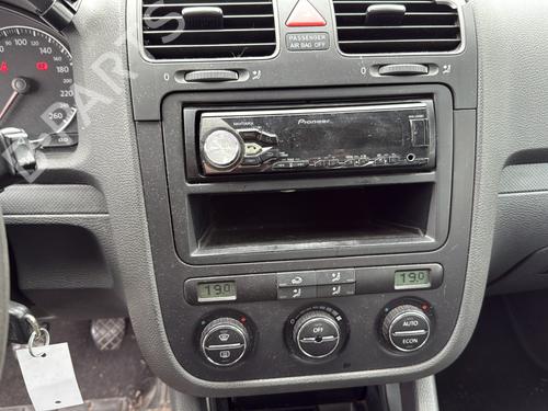 Moteur de trappe à carburant VW GOLF V (1K1) 1.9 TDI | BP30778002E18