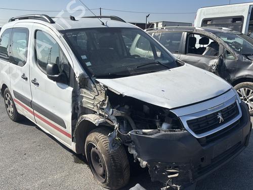Left headlight PEUGEOT PARTNER Box Body/MPV 1.6 BlueHDi 100 | BP29564723C28 