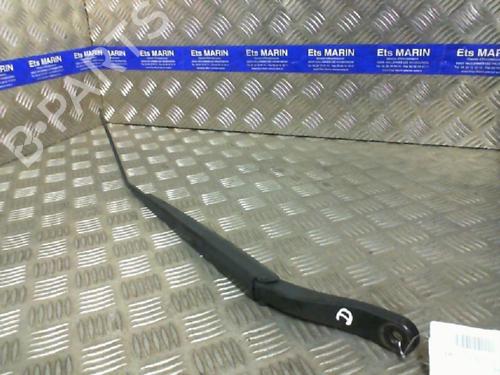 Used Front windshield wiper arm RENAULT MEGANE III Hatchback (BZ0/1_, B3_) 1.5 dCi (BZ09, BZ0D, BZ1W, BZ29, BZ14) (110 hp) 20005822