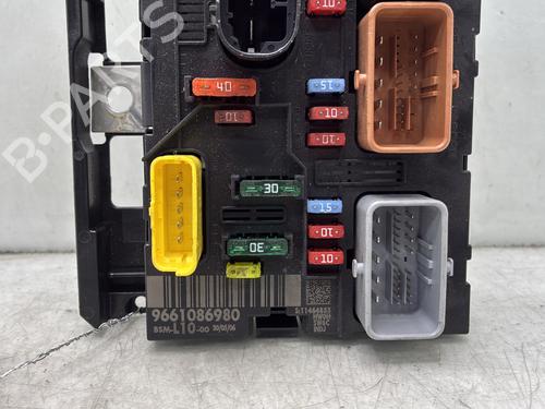 Used Fuse box Fuse box 34477326 34477326