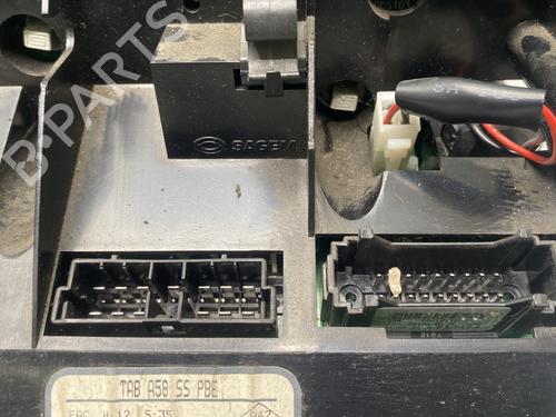Used Climate control Climate control RENAULT SAFRANE II (B54_) 2.2 dT (B54G) (113 hp) 31641365 31641365