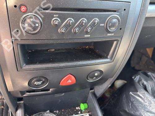 Front left door window RENAULT MEGANE II (BM0/1_, CM0/1_) 1.5 dCi (BM02, BM13, BM2A, CM02, CM13) | BP32389335C18