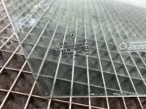 Used Front right door window Front right door window 19954463 19954463