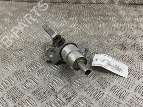 Used Brake master cylinder AUDI A4 B8 Avant (8K5) 2.0 TDI (136 hp) 25719621