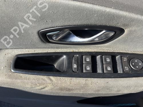 Fuse box RENAULT MEGANE III Hatchback (BZ0/1_, B3_) 1.5 dCi (BZ09, BZ0D, BZ1W, BZ29, BZ14) | BP37409551E1 - Image 13
