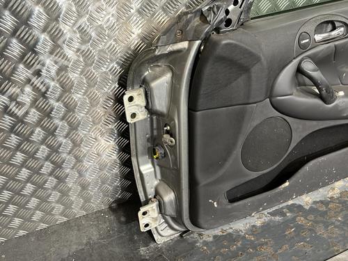 Right front door ALFA ROMEO GT (937_) 1.9 JTD (937CXN1B) | BP21955955C3 