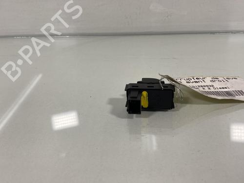 Used Right front window switch Right front window switch PEUGEOT 5008 (0U_, 0E_) 2.0 HDi 150 / BlueHDi 150 (150 hp) 20026592 20026592
