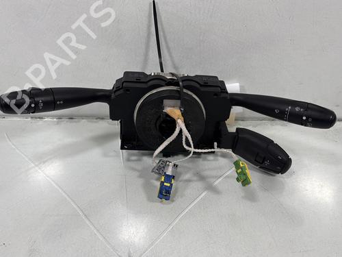 Używane Przełącznik zespolony kolumny kierowniczej PEUGEOT 206 Hatchback (2A/C) 1.4 i (75 hp) 30887510