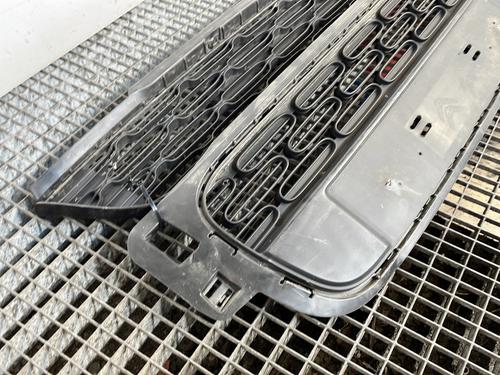 Grill CITROËN C3 III (SX) 1.2 PureTech 82 | BP31717433C40