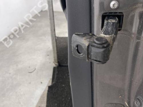 Used Left front door Left front door 21961876 21961876