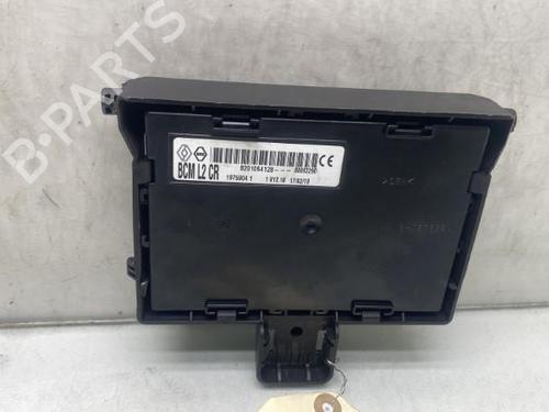 Used Fuse box Fuse box 19949346 19949346