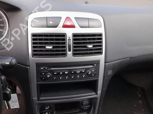 Fuse box PEUGEOT 307 Break (3E) 2.0 HDI 110 | BP31205848E1  - Image 14