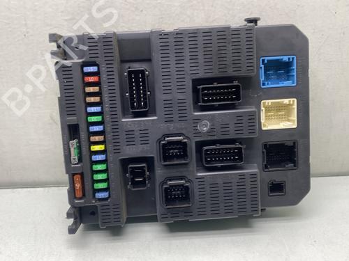 Fuse box PEUGEOT 308 I (4A_, 4C_) 1.6 HDi | BP28519824E1 
