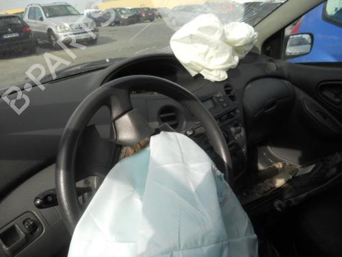 Klapa wlewu paliwa TOYOTA YARIS (_P1_) 1.4 D-4D (NLP10_, NLP10R) | BP20005697C131 