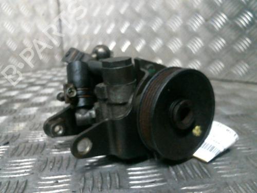 Used Steering pump Steering pump NISSAN MICRA II (K11) 1.0 i 16V (K11) (54 hp) 19981573 19981573