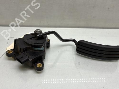 Pedale Pedale RENAULT CLIO III (BR0/1, CR0/1) 1.5 dCi (BR17, CR17) (86 hp) 33724305 33724305