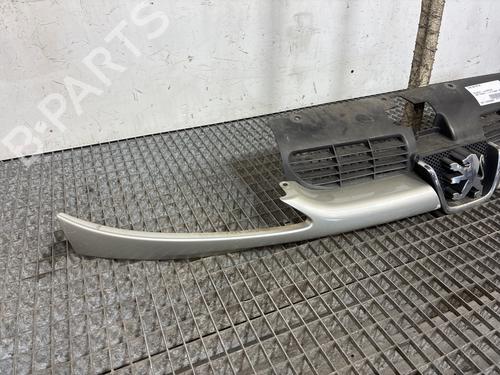 Used Grille Grille 37465440 37465440