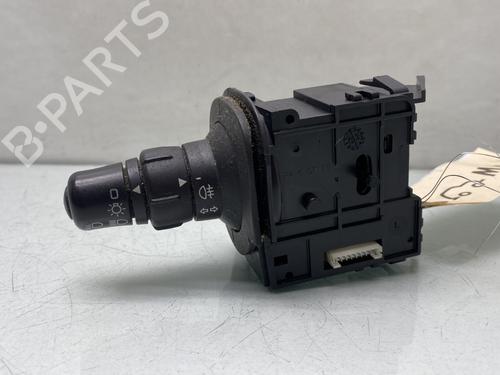 Used Switch RENAULT SCÉNIC II (JM0/1_) 1.9 dCi (JM0G, JM12, JM1G, JM2C) (120 hp) 31205939