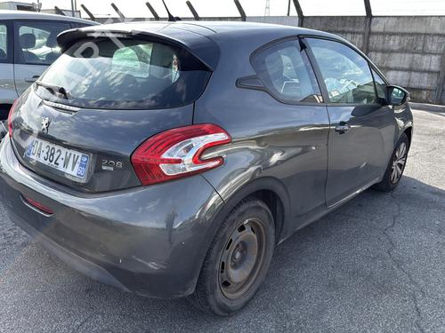 Rear fog light PEUGEOT 208 I (CA_, CC_) 1.6 HDi | BP31717472C37 