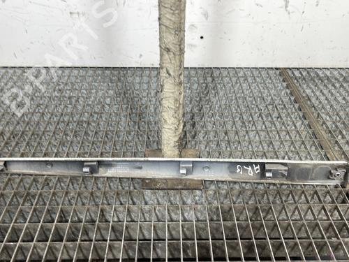 Used Door moulding trim Door moulding trim RENAULT CLIO III (BR0/1, CR0/1) 1.5 dCi (C/BR0G, C/BR1G) (68 hp) 30438468 30438468