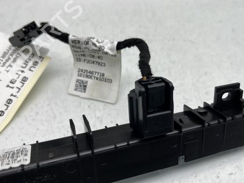 Used Third brake light Third brake light RENAULT ARKANA I (LCM_, LDN_) 1.6 E-TECH 145 (LDMU) (143 hp) 26890605 26890605