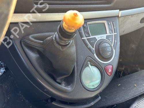 Fuse box PEUGEOT 807 (EB_) 2.2 HDi | BP38274096E1  - Image 12