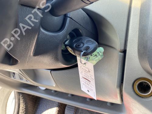 Right sun visor RENAULT TRAFIC II Bus (JL) 2.0 dCi 90 (JL00, JL01, JL0H, JL0M, JL0P, JL0S) | BP29039424I2 - Image 20