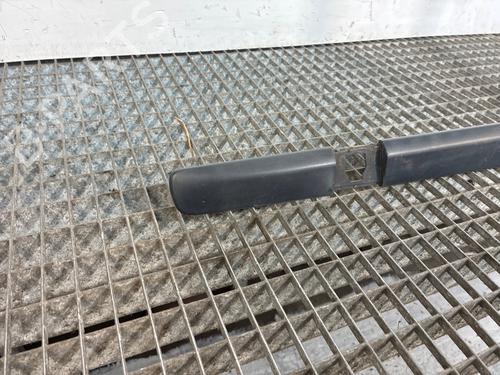 Dørlist Dørlist RENAULT CLIO III (BR0/1, CR0/1) 1.4 16V (98 hp) 37029072 37029072