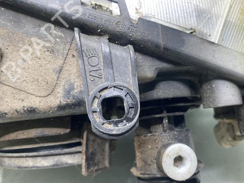 right-headlight-dacia-logan-ls_-2004-32063494 main image