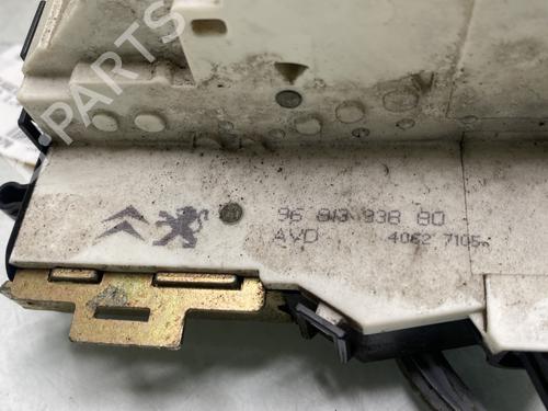 front-right-lock-peugeot-1007-km_-2005-30104430 main image