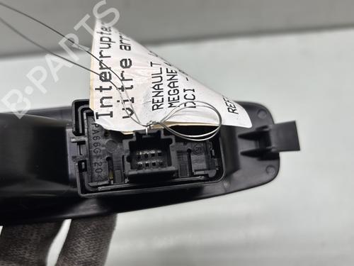 Right rear window switch RENAULT MEGANE IV Hatchback (B9A/M/N_) 1.5 dCi 110 (B9A3) | BP29574674I28 