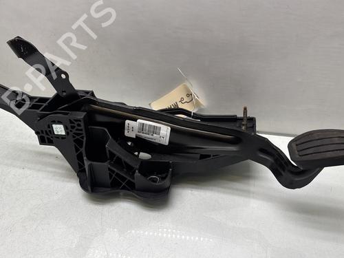 Bremsepedal PEUGEOT 5008 II (MC_, MJ_, MR_, M4_) 1.2 THP (MRHNYH, MRHNYW, MRHNSJ, MRHNSU, MRHNSM) (131 hp) 32527736