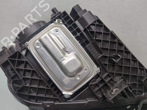 Used Left headlight Left headlight MERCEDES-BENZ B-CLASS Sports Tourer (W247) B 180 (247.084) (136 hp) 26026967 26026967