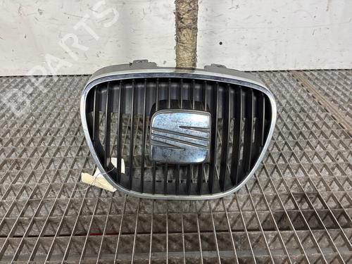 Used Grille Grille 38066371 38066371