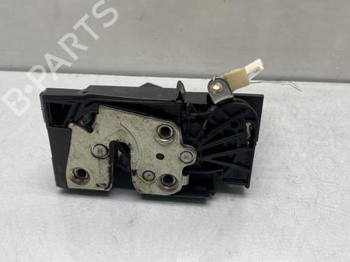 Venstre fortil lås TOYOTA YARIS (_P13_) 1.0 (KSP130_, KSP130) (69 hp) 25602276