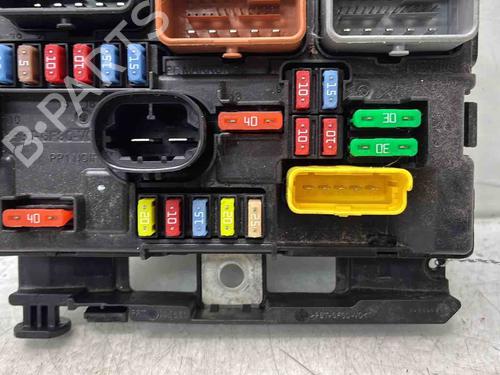 Used Fuse box Fuse box 36549554 36549554
