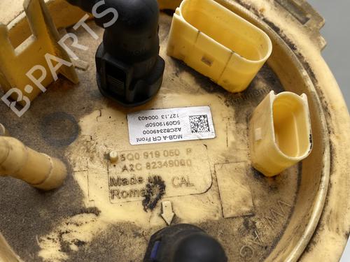 Used Fuel pump Fuel pump VW GOLF VII (5G1, BQ1, BE1, BE2) 1.6 TDI (90 hp) 24427688 24427688