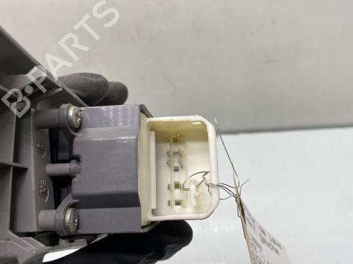 Used Left front window switch Left front window switch TOYOTA YARIS (_P9_) 1.4 D-4D (NLP90_, NLP90R) (90 hp) 31831413 31831413