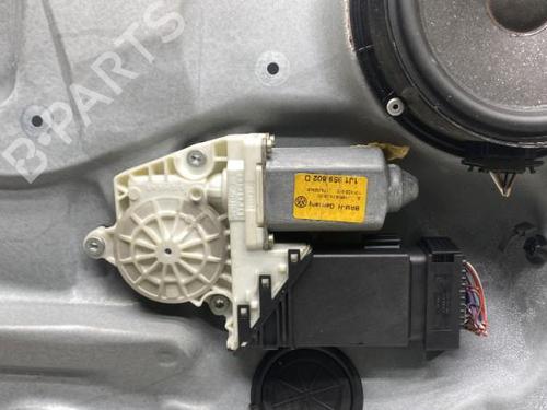 Alzavetro anteriore destra VW BORA I (1J2) 1.9 TDI (90 hp) 19961944