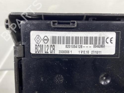 Used Fuse box Fuse box RENAULT CLIO III (BR0/1, CR0/1) 1.5 dCi (75 hp) 19956125 19956125