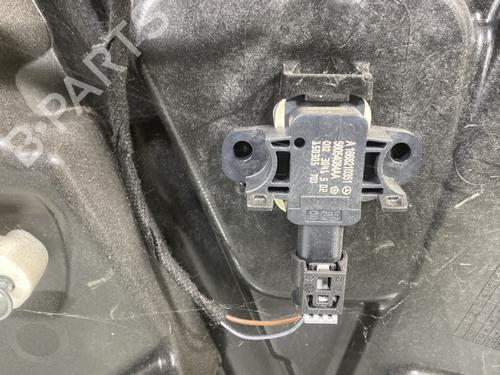 Used Front right window mechanism Front right window mechanism MERCEDES-BENZ A-CLASS (W176) A 160 CDI / d (176.011) (90 hp) 28279560 28279560