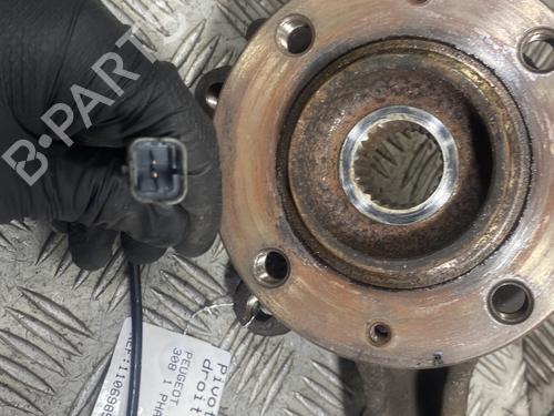 Right front steering knuckle PEUGEOT 308 I (4A_, 4C_) 1.6 HDi | BP29707206M26 