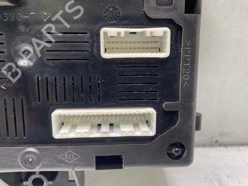 Fuse box RENAULT CLIO III (BR0/1, CR0/1) 1.2 16V (BR02, BR0J, BR11, CR02, CR0J, CR11) | BP30090611E1 
