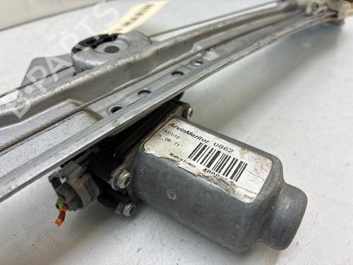 Elevador vidro trás esquerdo Elevador vidro trás esquerdo RENAULT CLIO III Grandtour (KR0/1_) 1.5 dCi (KR0F) (86 hp) 39653585 39653585